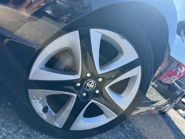 プリウス Ａツーリングセレクション　禁煙車　モデリスタフルエアロ　黒革シート　純正９型ナビ　Ｂｌｕｅｔｏｏｔｈ　バックカメラ　レーダークルーズコントロール　ブラインドスポットモニター　ＥＴＣ　シートヒーター　ツーリング１７インチアルミ（20枚目）