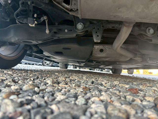 プリウス Ａツーリングセレクション　禁煙車　モデリスタフルエアロ　黒革シート　純正９型ナビ　Ｂｌｕｅｔｏｏｔｈ　バックカメラ　レーダークルーズコントロール　ブラインドスポットモニター　ＥＴＣ　シートヒーター　ツーリング１７インチアルミ（27枚目）