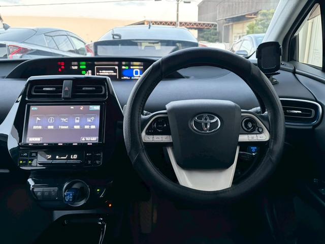 プリウス Ａツーリングセレクション　禁煙車　モデリスタフルエアロ　黒革シート　純正９型ナビ　Ｂｌｕｅｔｏｏｔｈ　バックカメラ　レーダークルーズコントロール　ブラインドスポットモニター　ＥＴＣ　シートヒーター　ツーリング１７インチアルミ（32枚目）