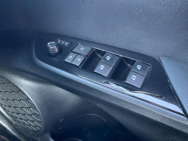 プリウス Ａツーリングセレクション　禁煙車　モデリスタフルエアロ　黒革シート　純正９型ナビ　Ｂｌｕｅｔｏｏｔｈ　バックカメラ　レーダークルーズコントロール　ブラインドスポットモニター　ＥＴＣ　シートヒーター　ツーリング１７インチアルミ（54枚目）