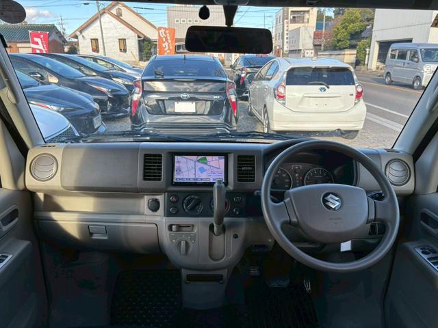 エブリイ ジョインターボ　黒ナンバー登録可　禁煙車　ターボ　社外ナビ　ＴＶ　ＣＤ　ＤＶＤ　ＥＴＣ　キーレス　パワーウィンドウ　電動格納ミラー　エアコン　シートカバー　ハイルーフ　スペアタイヤ　ＡＢＳ　オートマ　衝突安全ボディー（2枚目）