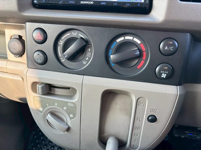 エブリイ ジョインターボ　黒ナンバー登録可　禁煙車　ターボ　社外ナビ　ＴＶ　ＣＤ　ＤＶＤ　ＥＴＣ　キーレス　パワーウィンドウ　電動格納ミラー　エアコン　シートカバー　ハイルーフ　スペアタイヤ　ＡＢＳ　オートマ　衝突安全ボディー（7枚目）