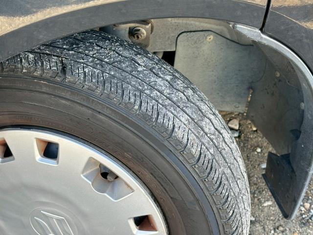 エブリイ ジョインターボ　黒ナンバー登録可　禁煙車　ターボ　社外ナビ　ＴＶ　ＣＤ　ＤＶＤ　ＥＴＣ　キーレス　パワーウィンドウ　電動格納ミラー　エアコン　シートカバー　ハイルーフ　スペアタイヤ　ＡＢＳ　オートマ　衝突安全ボディー（25枚目）