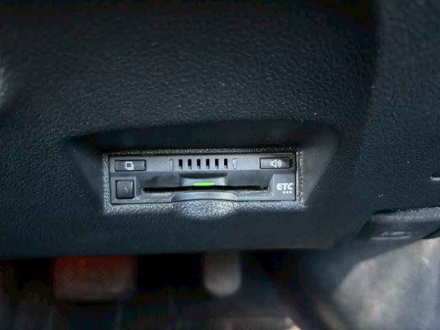 プリウス A 禁煙車 サンルーフ モデリスタフルエアロ 純正9インチナビ Bluetooth ブラインドスポットモニター ETC ドライブレコーダー HDMIポート AC100V レーダークルーズコントロール(56枚目)