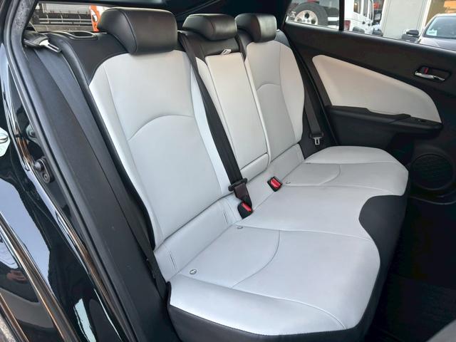 プリウス Sツーリングセレクション 禁煙車 モデリスタフルエアロ モデリスタ17インチAW アルパイン9インチナビ バックカメラ Bluetooth ETC HDMIポート 白革シート シートヒーター フォグランプ LEDヘッドライト(10枚目)