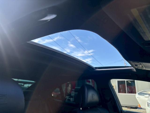 ＬＳ ＬＳ６００ｈ　Ｆスポーツ　後期型　禁煙　サンルーフ　エアサスコントローラ　黒革　ブラインドスポットモニター　レーダークルーズコントロール　ハンドルヒーター　メーカーナビ　バックカメラ　Ｂｌｕｅｔｏｏｔｈ　ドライブレコーダー（5枚目）