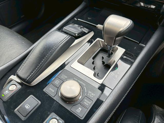 ＬＳ ＬＳ６００ｈ　Ｆスポーツ　後期型　禁煙　サンルーフ　エアサスコントローラ　黒革　ブラインドスポットモニター　レーダークルーズコントロール　ハンドルヒーター　メーカーナビ　バックカメラ　Ｂｌｕｅｔｏｏｔｈ　ドライブレコーダー（55枚目）