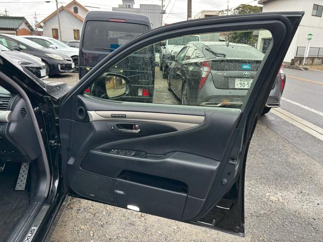 ＬＳ ＬＳ６００ｈ　Ｆスポーツ　後期型　禁煙　サンルーフ　エアサスコントローラ　黒革　ブラインドスポットモニター　レーダークルーズコントロール　ハンドルヒーター　メーカーナビ　バックカメラ　Ｂｌｕｅｔｏｏｔｈ　ドライブレコーダー（65枚目）
