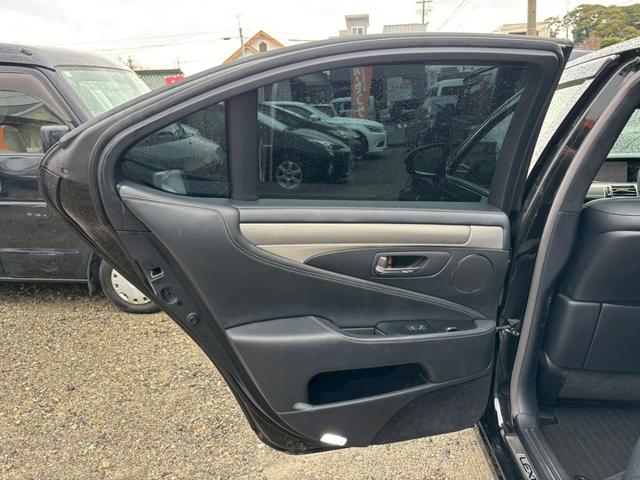 ＬＳ ＬＳ６００ｈ　Ｆスポーツ　後期型　禁煙　サンルーフ　エアサスコントローラ　黒革　ブラインドスポットモニター　レーダークルーズコントロール　ハンドルヒーター　メーカーナビ　バックカメラ　Ｂｌｕｅｔｏｏｔｈ　ドライブレコーダー（66枚目）