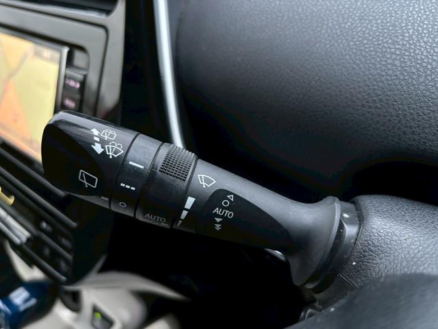 プリウス Ａツーリングセレクション　黒革　モデリスタフルエアロ　社外１７インチＡＷ　社外ナビ　Ｂｌｕｅｔｏｏｔｈ　フルセグＴＶ　バックモニター　ＥＴＣ　レーダークルーズコントロール　ブラインドスポットモニター　ヘッドアップディスプレイ（37枚目）