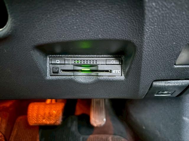 プリウス Ａツーリングセレクション　黒革　モデリスタフルエアロ　社外１７インチＡＷ　社外ナビ　Ｂｌｕｅｔｏｏｔｈ　フルセグＴＶ　バックモニター　ＥＴＣ　レーダークルーズコントロール　ブラインドスポットモニター　ヘッドアップディスプレイ（56枚目）