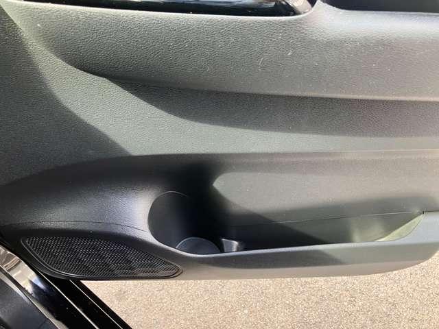 �h�A�ɂ��h�����N�z���_�[������܂��B