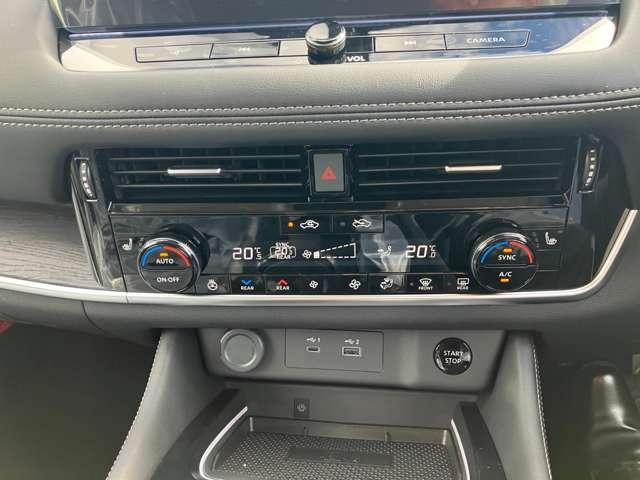 運転席と助手席それぞれにお好みの温度を設定することができる、左右独立温度調整機能付フルオートエアコンを装備しています。真冬でもすぐに温まり快適なシートヒーターを前席に装備