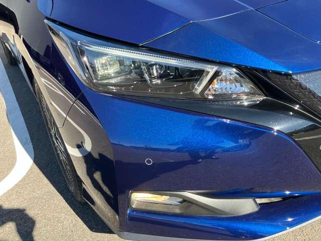 ＬＥＤヘッドライトは省電力ですが、純白光で驚くほど明るく夜道を照らしてくれます。