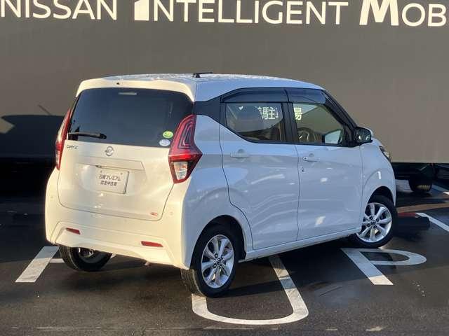 納車前に入念な点検整備をさせていただきます。もちろん全車走行距離無制限のワイド保証付きですので安心してお乗りいただけます。