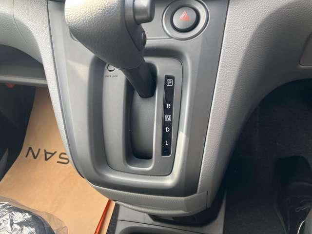 NV200バネットバン 1.6 GX 雹害車 オートハイビーム 仕切りカーテン(9枚目)