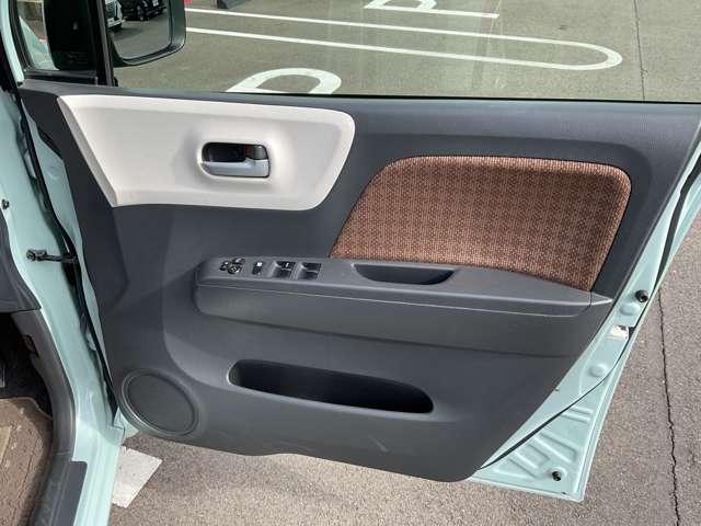 �S���̊e�h�A�ɂ͏�������ɂ��Ȃ�|�P�b�g�𑕔�