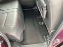 コンパクトな車ですが、後席も充分なスペースを確保しています。足元空間も広くリラックスしてドライブが楽しめます。