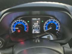 �֥롼�����ȥ��졼�Υ���ǡ�����󤬥���������ѥ᡼��������³��ǽ��Υ��ǳ�����ʤɤ�ɽ�����륻�󥿡��ǥ����ץ쥤�ȥ����ɥ饤�֤��ڤ����ʤ륨�����󥸥��������դ��� 5