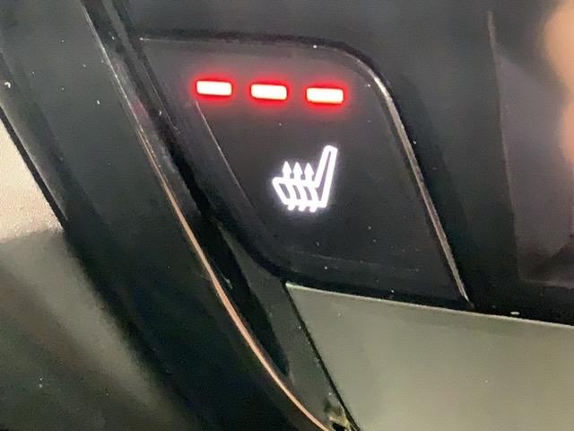 ヴェゼル ｅ：ＨＥＶ　Ｚ　Ｈ　ＳＥＮＳＩＮＧ　最長５年保証　ワンオ－ナ－　純正ナビ　ＴＶ　Ｒカメラ　マルチビュ－　ＤＶＤ　ドラレコ　ＥＴＣ　ＬＥＤライト　ＶＳＡ　シ－トヒ－タ－　クルコン　アルミ　スマ－トキ－　盗難防止装置（14枚目）