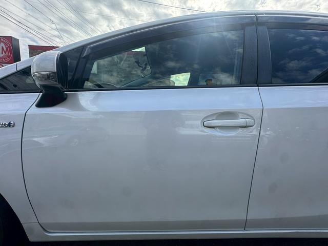 プリウスアルファ Ｓ　社外ナビ　ＧＰＳレーダー　ＥＴＣ　社外アルミホイール（16枚目）