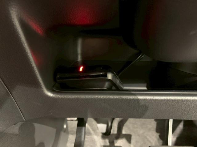 Ｎ－ＢＯＸカスタム Ｇ・Ａパッケージ　ワンセグＴＶ　ＨＩＤ　ナビ　追突被害軽減ブレーキ　ｉストップ　サイドＳＲＳ　運転席エアバッグ　横滑り防止装置付き　パワーウインドウ　キーレス　盗難防止システム　禁煙車　スマートキープッシュスタート（14枚目）