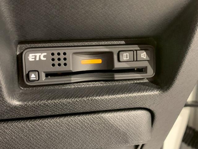 ステップワゴンスパーダ Ｚ　両側電動スライドドア　フルセグＴＶ　ナビ　ＡＷ　８人乗り　横滑防止　イモビ　スマキー　地デジＴＶ　バックモニタ－　３列シ－ト　キーフリー　パワーウィンド　禁煙車両　ＥＴＣ付　エアコン　ＤＶＤ再生　ＰＳ（14枚目）
