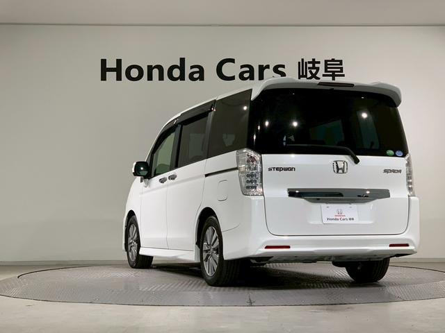 ステップワゴンスパーダ Ｚ　両側電動スライドドア　フルセグＴＶ　ナビ　ＡＷ　８人乗り　横滑防止　イモビ　スマキー　地デジＴＶ　バックモニタ－　３列シ－ト　キーフリー　パワーウィンド　禁煙車両　ＥＴＣ付　エアコン　ＤＶＤ再生　ＰＳ（29枚目）