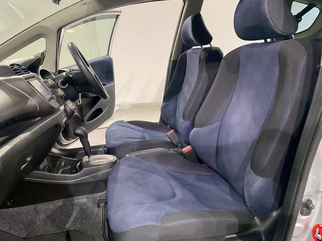 フィット Ｇ　ＡＷナビ　運転席助手席エアバッグ　ナビ・ＴＶ　１セグＴＶ　キーレスリモコン　エアコン　ＡＢＳ　パワーウィンドウ　パワステ　禁煙車　運転席エアバッグ（15枚目）
