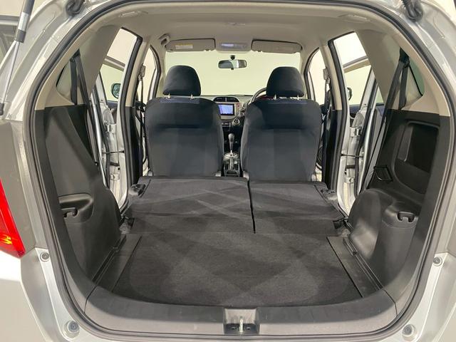 フィット Ｇ　ＡＷナビ　運転席助手席エアバッグ　ナビ・ＴＶ　１セグＴＶ　キーレスリモコン　エアコン　ＡＢＳ　パワーウィンドウ　パワステ　禁煙車　運転席エアバッグ（20枚目）