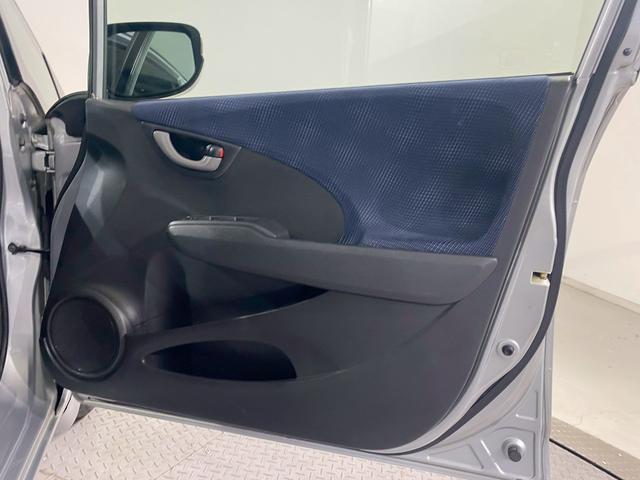 フィット Ｇ　ＡＷナビ　運転席助手席エアバッグ　ナビ・ＴＶ　１セグＴＶ　キーレスリモコン　エアコン　ＡＢＳ　パワーウィンドウ　パワステ　禁煙車　運転席エアバッグ（23枚目）