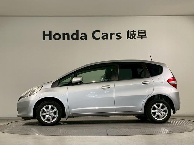 フィット Ｇ　ＡＷナビ　運転席助手席エアバッグ　ナビ・ＴＶ　１セグＴＶ　キーレスリモコン　エアコン　ＡＢＳ　パワーウィンドウ　パワステ　禁煙車　運転席エアバッグ（30枚目）