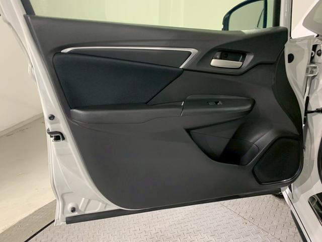 フィット 13G・F 前側ドラレコ メモリ-ナビ フルセグTV LEDヘッドライト 5MT リヤカメラ アクティブクルーズ 衝突被害軽減 地デジ 禁煙 イモビライザー 助手席エアバック キーレス AAC パワーウィンドー(24枚目)