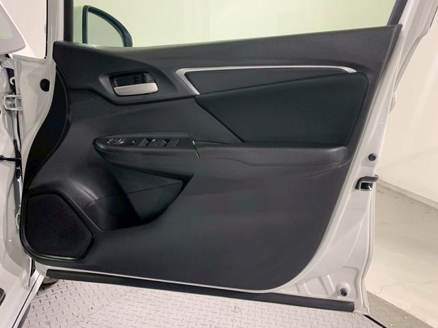 フィット 13G・F 前側ドラレコ メモリ-ナビ フルセグTV LEDヘッドライト 5MT リヤカメラ アクティブクルーズ 衝突被害軽減 地デジ 禁煙 イモビライザー 助手席エアバック キーレス AAC パワーウィンドー(25枚目)