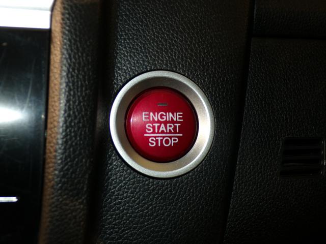 フィット 13G・Lパッケージ Bluetooth接続インターナビワンセグTVスマートキー 軽減ブレーキ 盗難警報装置 禁煙 Bカメ Sキー フルオートエアコン ナビTV リモコンキー サイドSRS 横滑り防止機能 エアバック(15枚目)