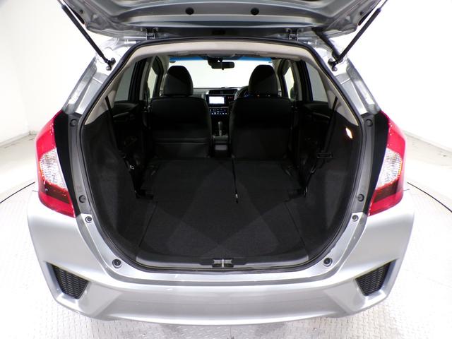 フィット 13G・Lパッケージ Bluetooth接続インターナビワンセグTVスマートキー 軽減ブレーキ 盗難警報装置 禁煙 Bカメ Sキー フルオートエアコン ナビTV リモコンキー サイドSRS 横滑り防止機能 エアバック(38枚目)