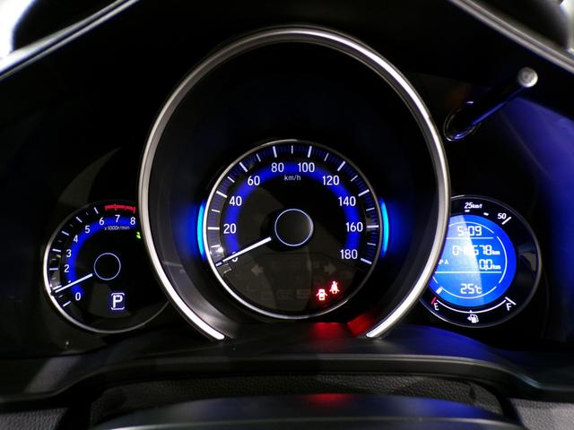 フィット 13G・Lパッケージ Bluetooth接続インターナビワンセグTVスマートキー 軽減ブレーキ 盗難警報装置 禁煙 Bカメ Sキー フルオートエアコン ナビTV リモコンキー サイドSRS 横滑り防止機能 エアバック(50枚目)