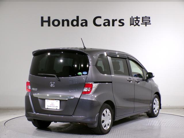 フリード Gジャストセレクション Bluetooth接続両側電動スライドドアETCフルセグTVスマートキー 両側Pスライドドア エコモード Bモニター スマトキー 地上デジタルTV 助手席エアバッグ USB AUTOエアコン パワステ(2枚目)