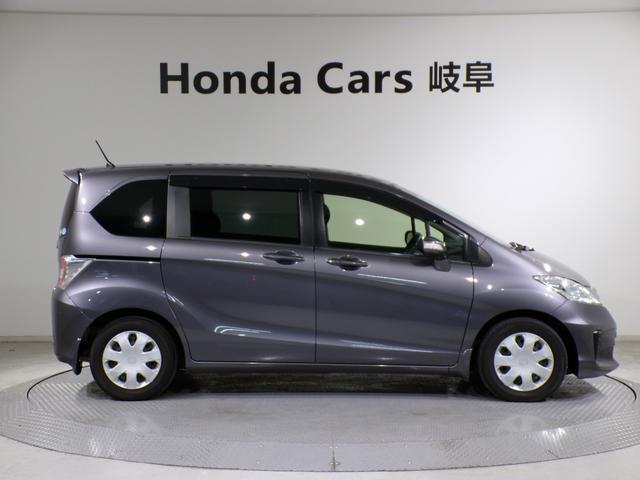 フリード Gジャストセレクション Bluetooth接続両側電動スライドドアETCフルセグTVスマートキー 両側Pスライドドア エコモード Bモニター スマトキー 地上デジタルTV 助手席エアバッグ USB AUTOエアコン パワステ(43枚目)