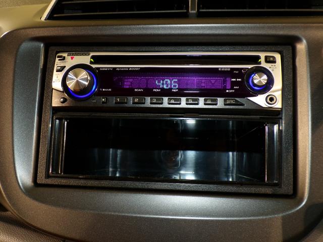 フィット ＲＳ　６ＭＴＥＴＣ社外アルミホイール　運転席エアバック　キ－レス　ＥＳＣ　セキュリティアラーム　禁煙　ＡＡＣ　ＰＷ　ＡＢＳ　パワーステ　スマートキーシステム　両席エアバック（5枚目）