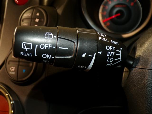 フィット ＲＳ　６ＭＴＥＴＣ社外アルミホイール　運転席エアバック　キ－レス　ＥＳＣ　セキュリティアラーム　禁煙　ＡＡＣ　ＰＷ　ＡＢＳ　パワーステ　スマートキーシステム　両席エアバック（10枚目）