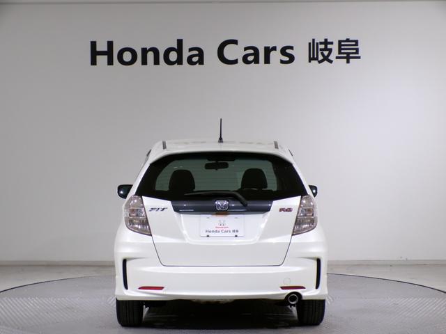 フィット ＲＳ　６ＭＴＥＴＣ社外アルミホイール　運転席エアバック　キ－レス　ＥＳＣ　セキュリティアラーム　禁煙　ＡＡＣ　ＰＷ　ＡＢＳ　パワーステ　スマートキーシステム　両席エアバック（38枚目）