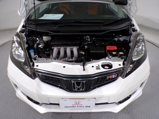 フィット ＲＳ　６ＭＴＥＴＣ社外アルミホイール　運転席エアバック　キ－レス　ＥＳＣ　セキュリティアラーム　禁煙　ＡＡＣ　ＰＷ　ＡＢＳ　パワーステ　スマートキーシステム　両席エアバック（45枚目）