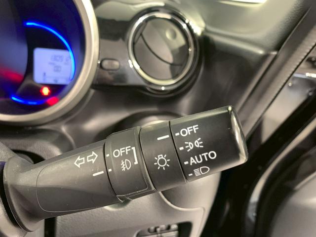 Ｎ－ＢＯＸカスタム ＧＳＳパッケージ　両側電動スライドドア　ＡＷ　ＨＩＤ　両側パワ－スライドドア　禁煙　ＵＳＢ入力　ＴＶナビ　スマ－トキ－　エアコン　ＥＳＣ　Ａ－ＳＴＯＰ　盗難防止システム　パワーウィンドウ　運転席助手席エアバッグ　ＤＶＤ（11枚目）