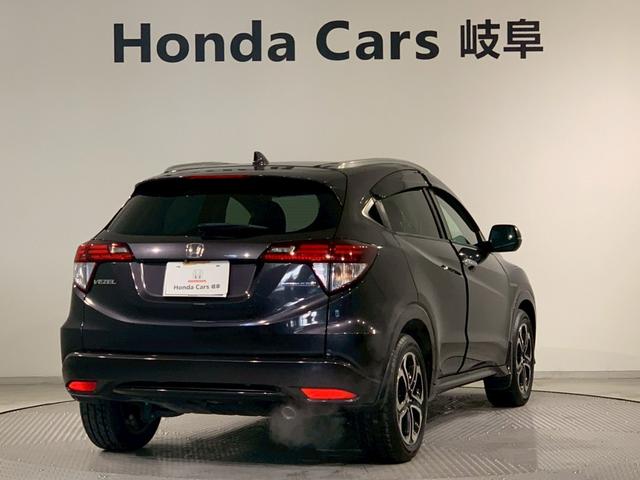 ヴェゼル ハイブリッドＺ　Ｂｌｕｅｔｏｏｔｈ音楽　Ｒカメ　スマキー　ワンオーナー　ＬＥＤランプ　禁煙　ＥＴＣ付　ＵＳＢ　シ－トヒ－タ－　サイドカーテンエアバック　運転席助手席エアバッグ　ＶＳＡ　パワーステアリング　キーフリ（2枚目）