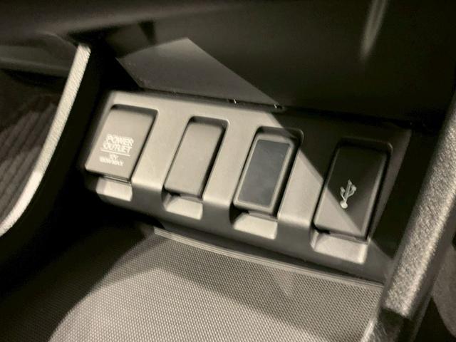 ヴェゼル ハイブリッドＺ　Ｂｌｕｅｔｏｏｔｈ音楽　Ｒカメ　スマキー　ワンオーナー　ＬＥＤランプ　禁煙　ＥＴＣ付　ＵＳＢ　シ－トヒ－タ－　サイドカーテンエアバック　運転席助手席エアバッグ　ＶＳＡ　パワーステアリング　キーフリ（14枚目）