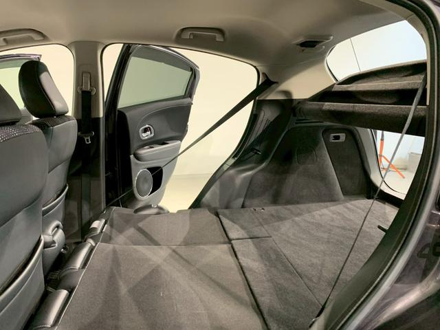 ヴェゼル ハイブリッドＺ　Ｂｌｕｅｔｏｏｔｈ音楽　Ｒカメ　スマキー　ワンオーナー　ＬＥＤランプ　禁煙　ＥＴＣ付　ＵＳＢ　シ－トヒ－タ－　サイドカーテンエアバック　運転席助手席エアバッグ　ＶＳＡ　パワーステアリング　キーフリ（23枚目）