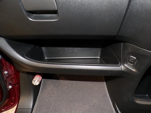 Ｎ－ＯＮＥ プレミアム　ドラレコＥＴＣワンセグＴＶ純正アルミホイールスマートキー　ＤＶＤ再生機能　運転席エアバック　横滑防止　イモビライザー　禁煙　１セグＴＶ　ＥＴＣ装備　ドライブレコ－ダ－　バックモニター　助手席エアバック（19枚目）