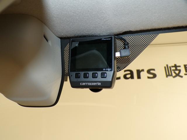 アルトラパン Ｓ　４ＷＤＢｌｕｅｔｏｏｔｈ接続両席シートヒーターＥＴＣスマートキー　フロントベンチシート　アイドリングストップ車　Ｓキー　ブレーキサポート　イモビライザー　禁煙　１セグ　横滑り防止システム　ＤＶＤ再生（9枚目）