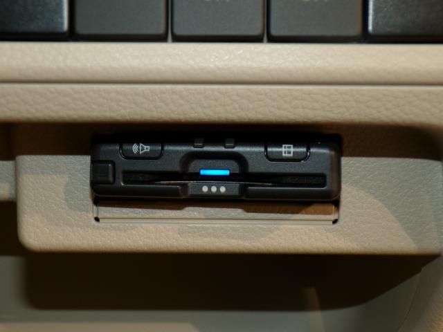 アルトラパン Ｓ　４ＷＤＢｌｕｅｔｏｏｔｈ接続両席シートヒーターＥＴＣスマートキー　フロントベンチシート　アイドリングストップ車　Ｓキー　ブレーキサポート　イモビライザー　禁煙　１セグ　横滑り防止システム　ＤＶＤ再生（10枚目）